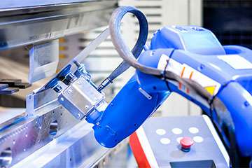 钣金行业资讯-采用机器人钣金折弯，钣金加工行业已经不再需要大批量的尺寸来使用机器人折弯机-华体会体育-华体会体育·(中国)官方网站